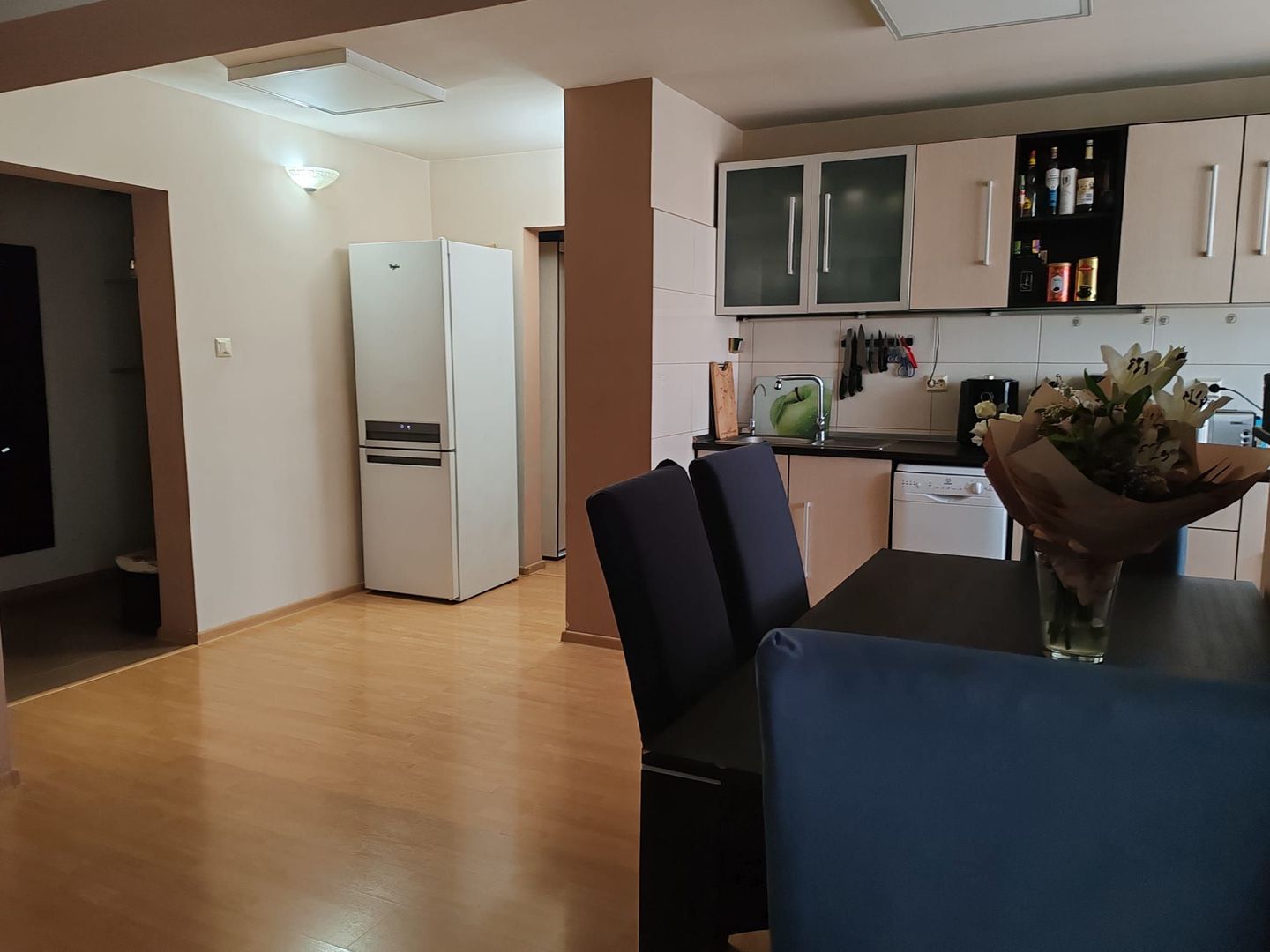 Apartament 4 camere, decomandat,  Micro 20 - COMISION 0% PENTRU CUMPĂRĂTOR! - Poză 4
