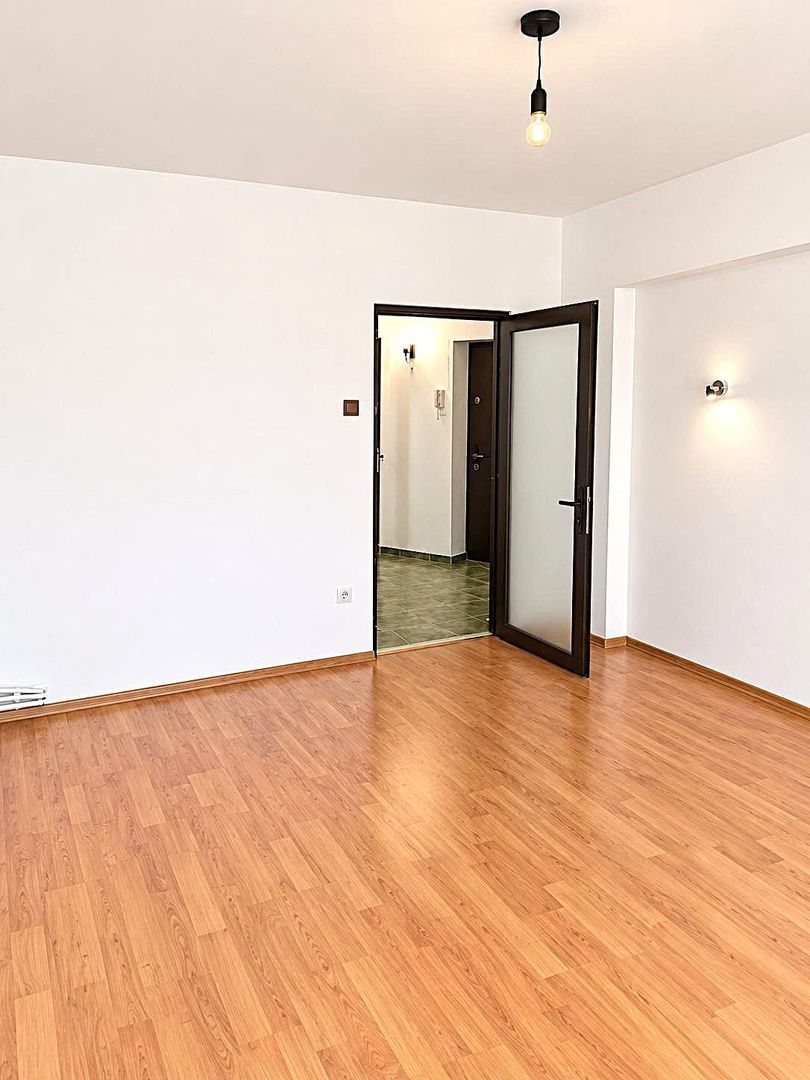 Ultracentral & Confortabil! Ap. 2 Camere, Etaj 1, Loc Parcare - Poză 3