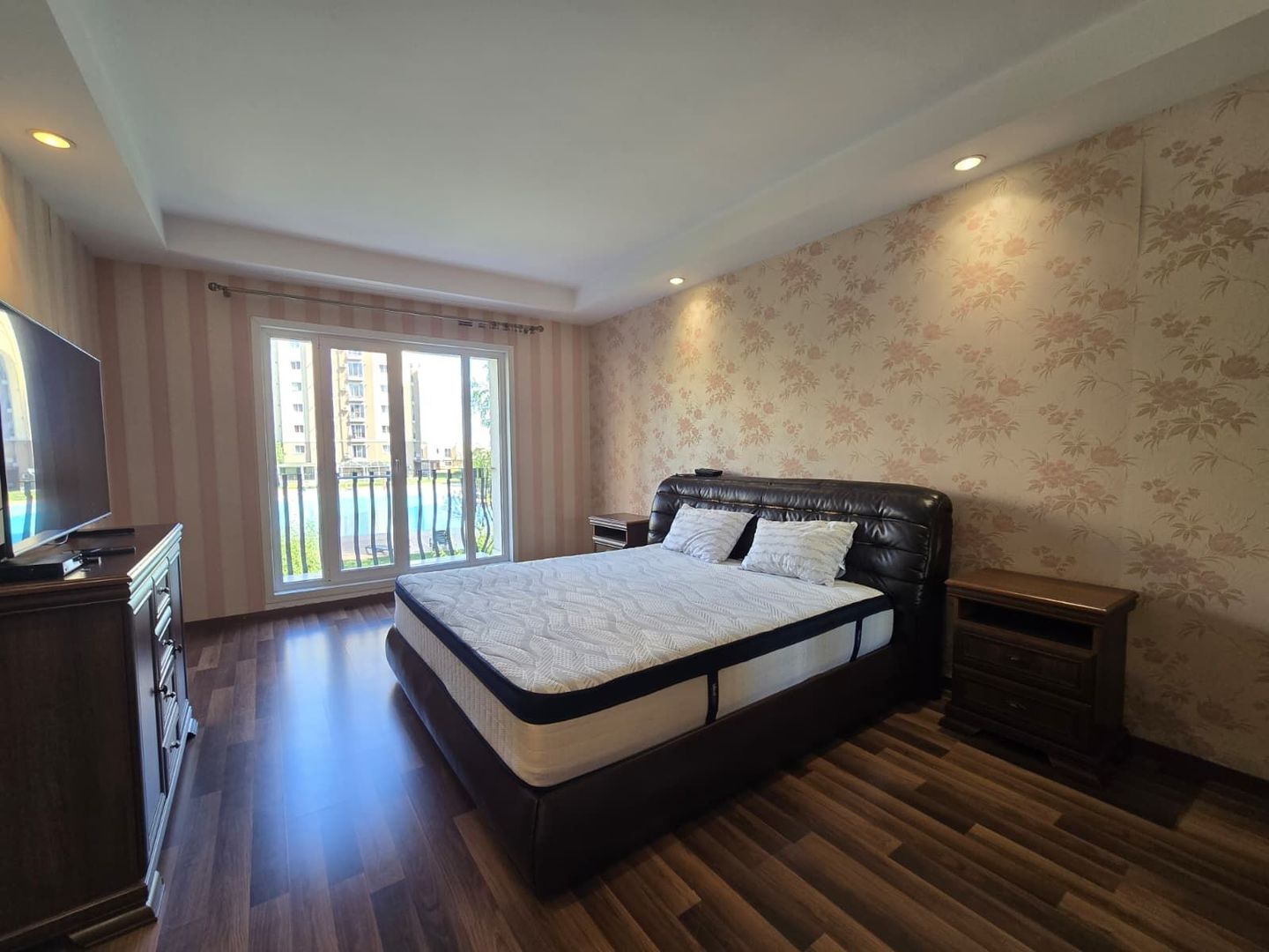 COSMOPOLIS - Apartament cu 2 camere, mobilat si utilat. - Poză 5