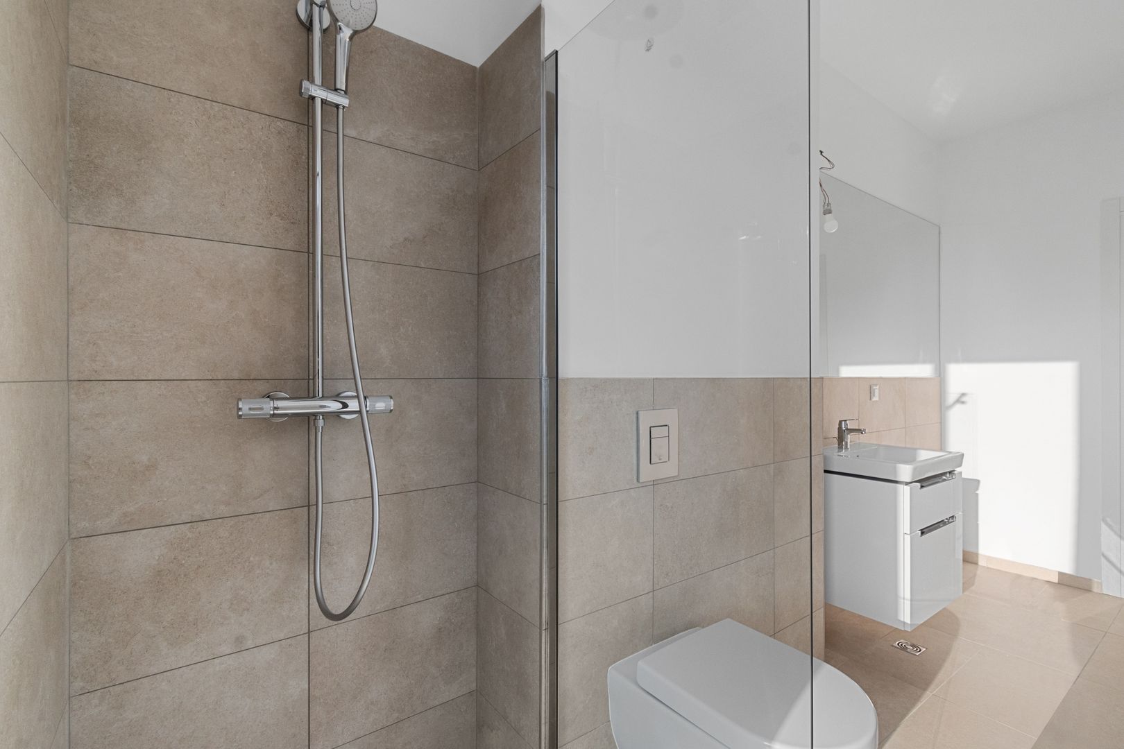 Apartament 4 camere - 112 mp - comision zero - 249000 Euro+tva - Poză 19