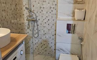 Central, Garsoniera langa metrou, renovata recent - Poză 3