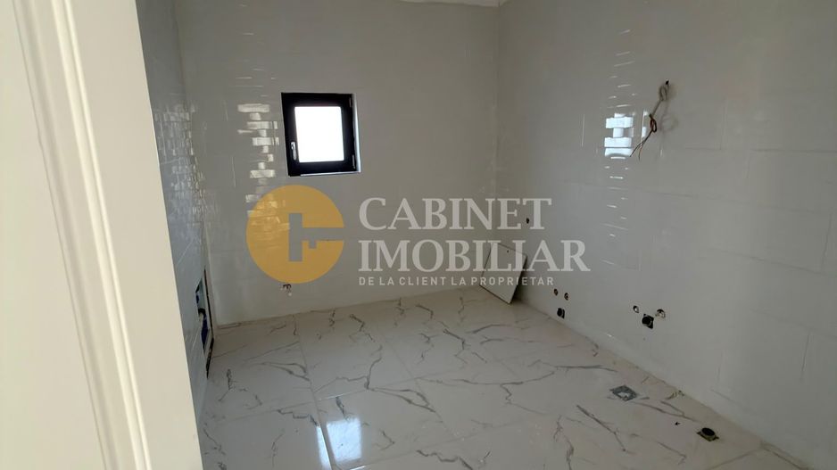 🏡 VILĂ DEOSEBITĂ 250 MP UTILI,1800 MP TEREN , TUTORA –  187.000 €! 🏡 - Poză 12