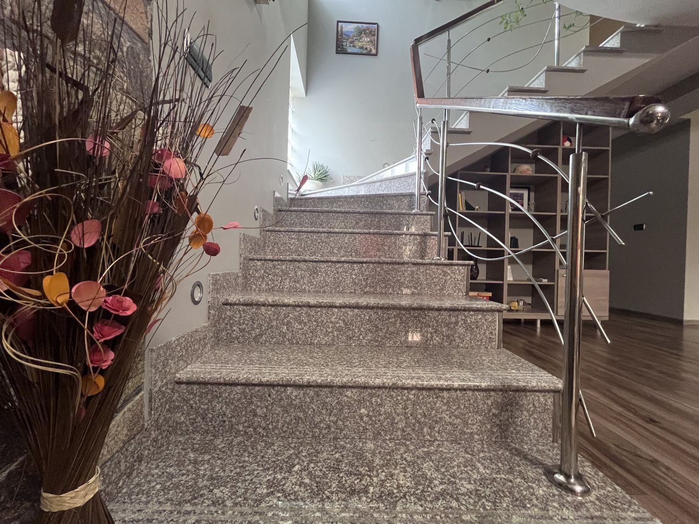 Casa de vânzare în Vulcana Pandele, la o distanță mica de oraș! - Poză 19