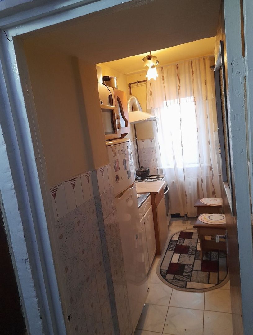 Vand apartament 3 camere zona Casa de cultura - Poză 3