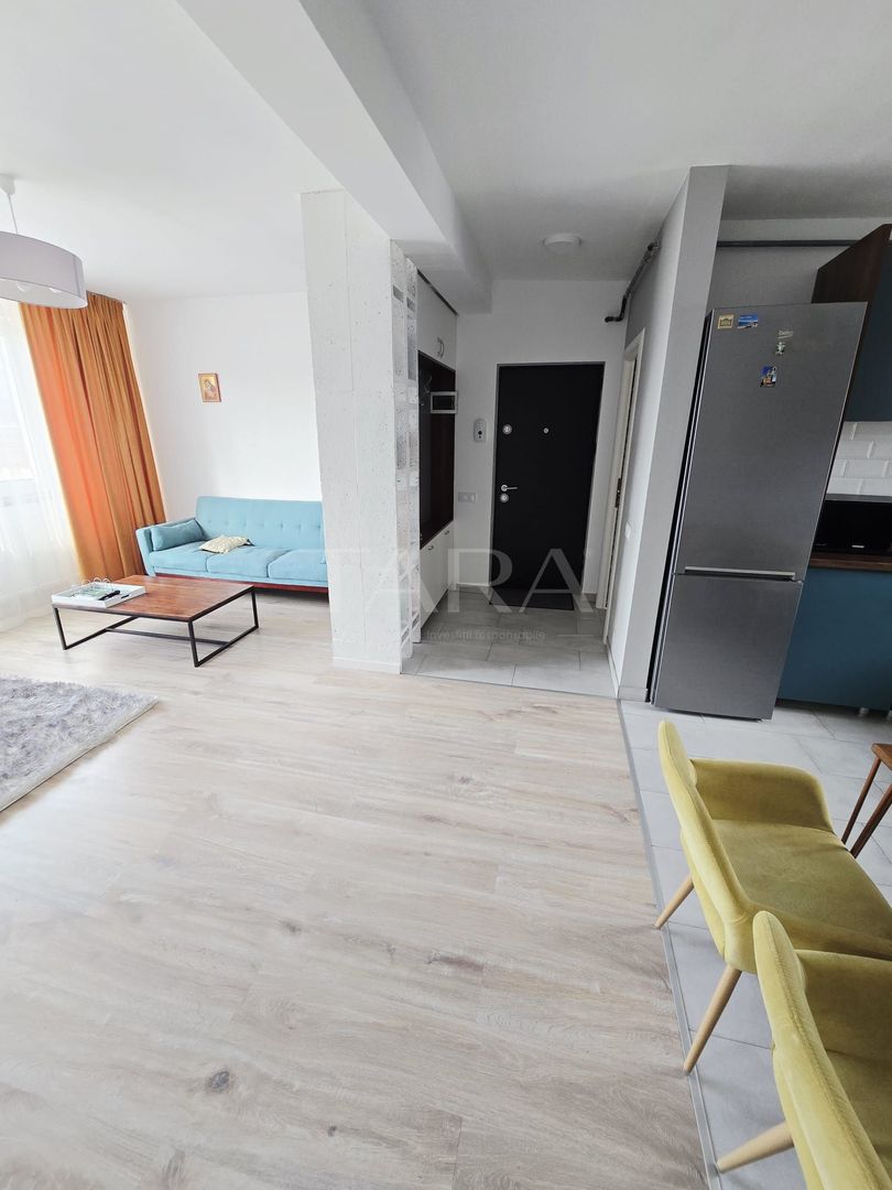 Apartament 3 camere modern cu parcare, zona Terra. - Poză 3