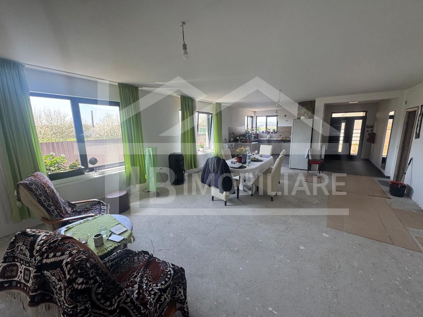 Casa individuala, 200 mp utili, 1399 mp teren, Zona Ernei - Poză 7