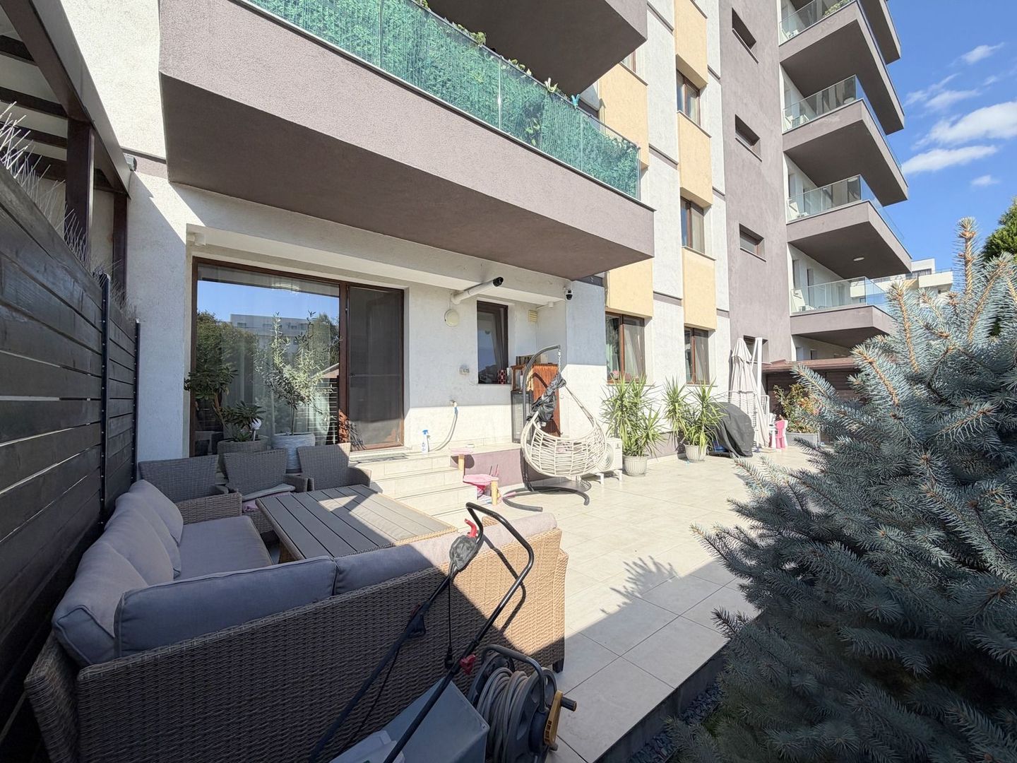 Apartament cu 3 camere si gradina proprie de 75mp Sisesti - Poză 5