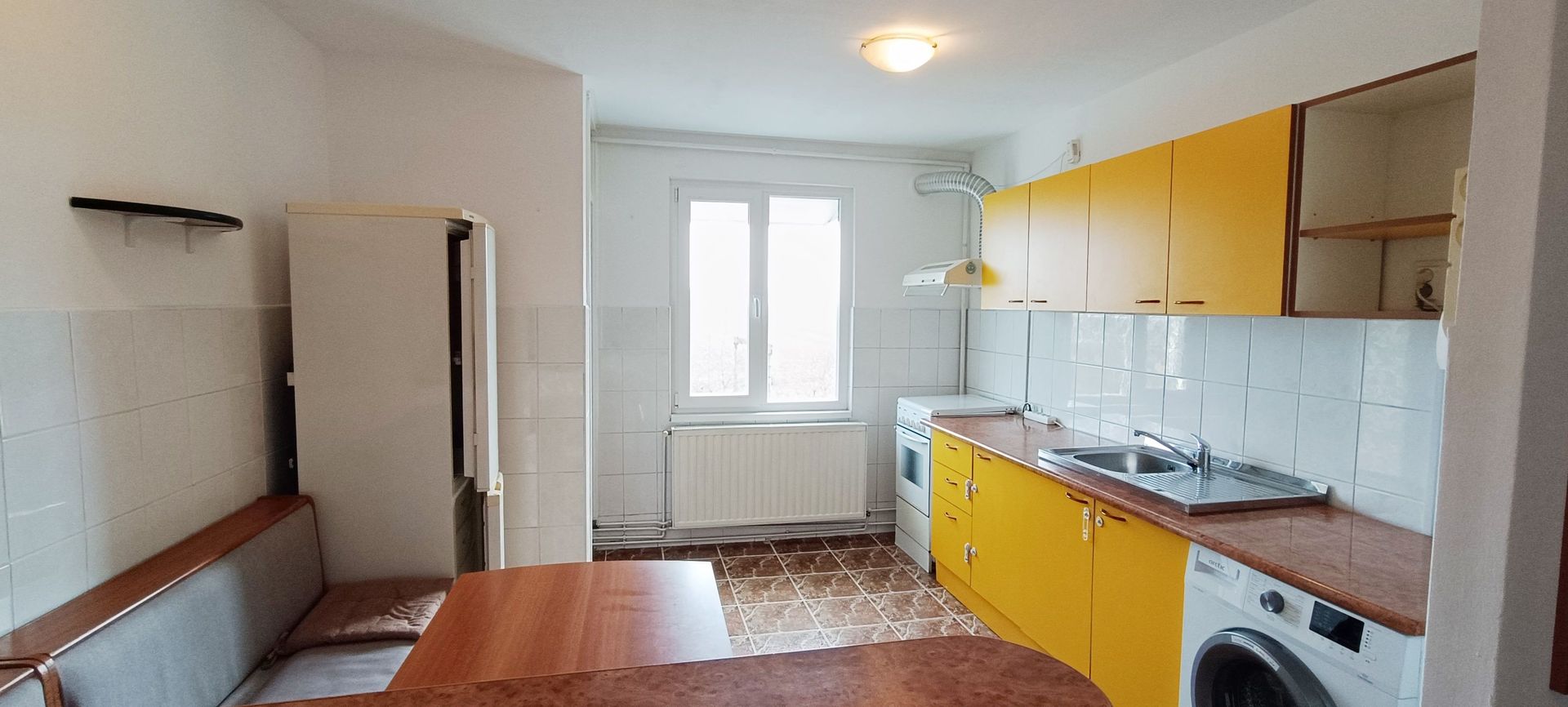Apartament cu 2 camere decomandate, in cartierul Astra-Mercur - Poză 1