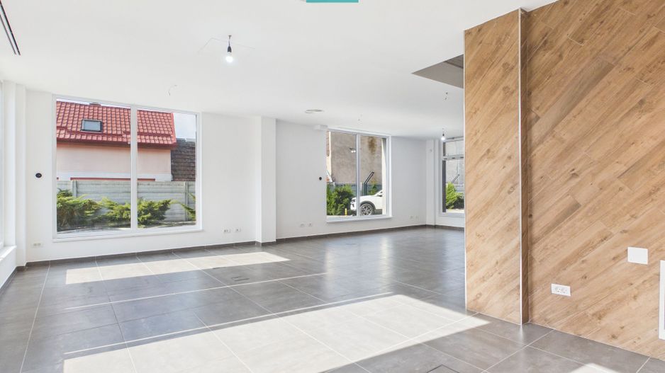 Spațiu comercial nou, 100 mp, vitrine mari, garaj - Poză 6