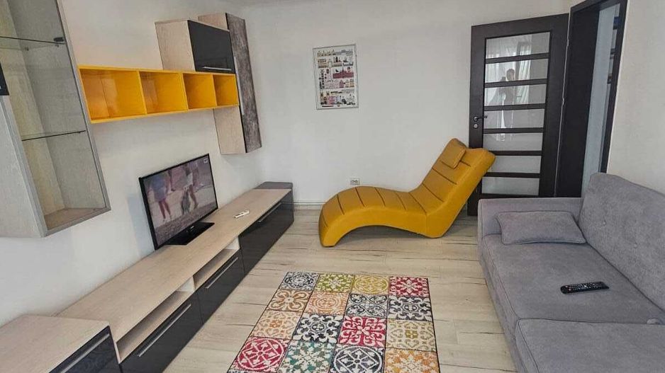 Apartament 3 camere, decomandat- 1 Mai, Sara - Poză 2