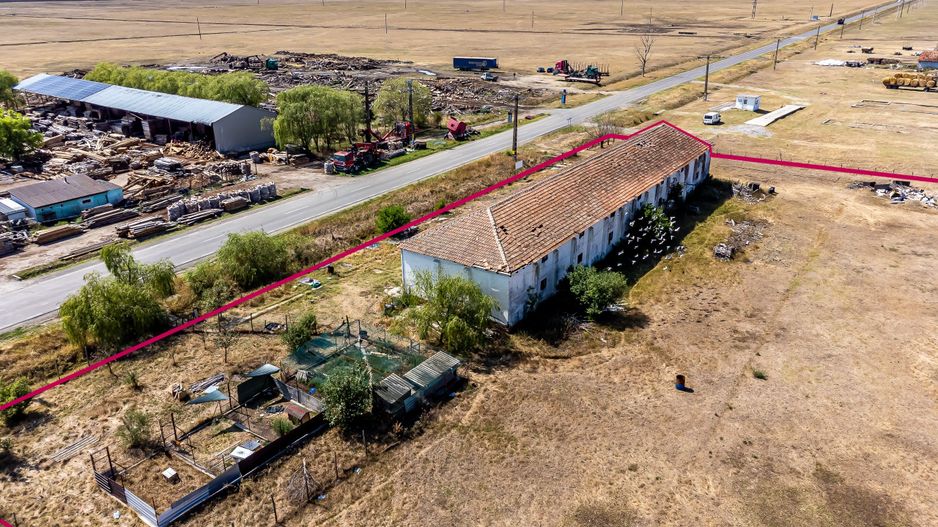 Proprietate ideală pentru atelier sau mică afacere în Zărand! - Poză 7