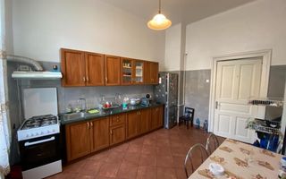 De vanzare apartament 4 cam. in vila 140 mp si curte 170 mp ultracentral sect 5 - Poză 11
