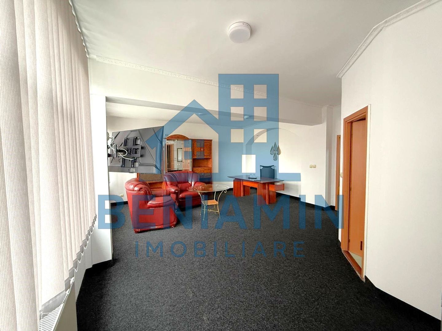 22 camere cu grup sanitar propriu-Sala conferinte-Central-Business - Poză 3