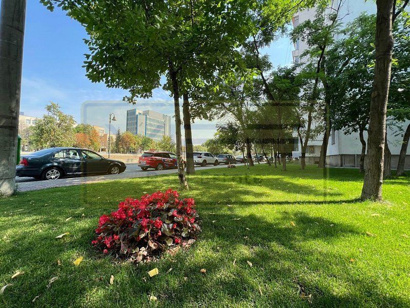 Apartament 2 camere decomandate si living Podu Ros - Poză 1