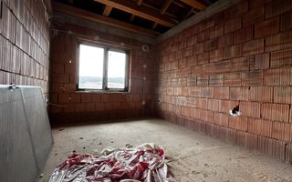 Duplex de vanzare 4 camere, 2 bai, teren 240 mp, intrare Chinteni - Poză 3