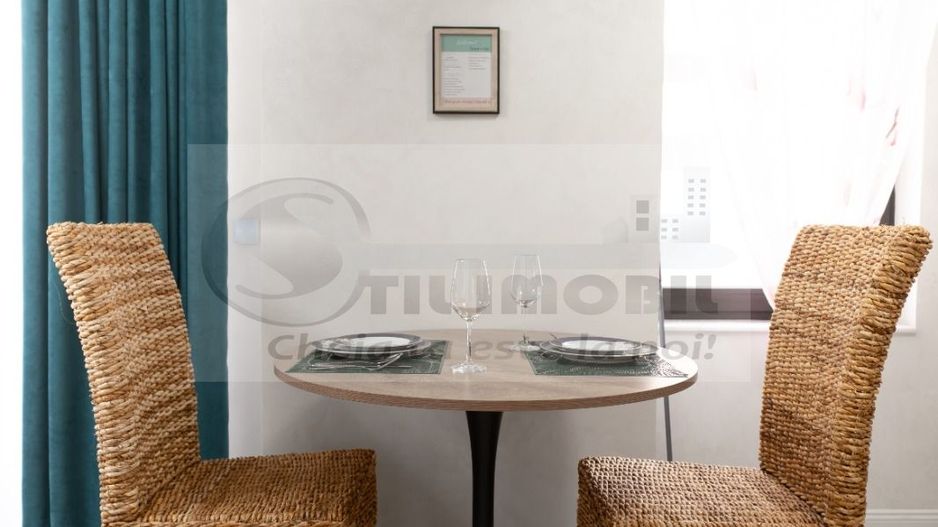 2 cam SD Royal Town, 56 mp, 2 balcoane, parcare, mobilat ,169.000 € - Poză 9