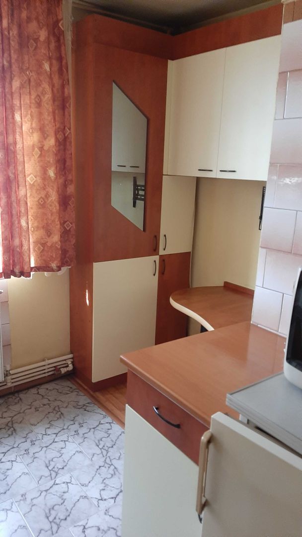 Apartament decomandat cu 3 camere confort 1 sect.4 Aparatorii Patriei - Poză 4