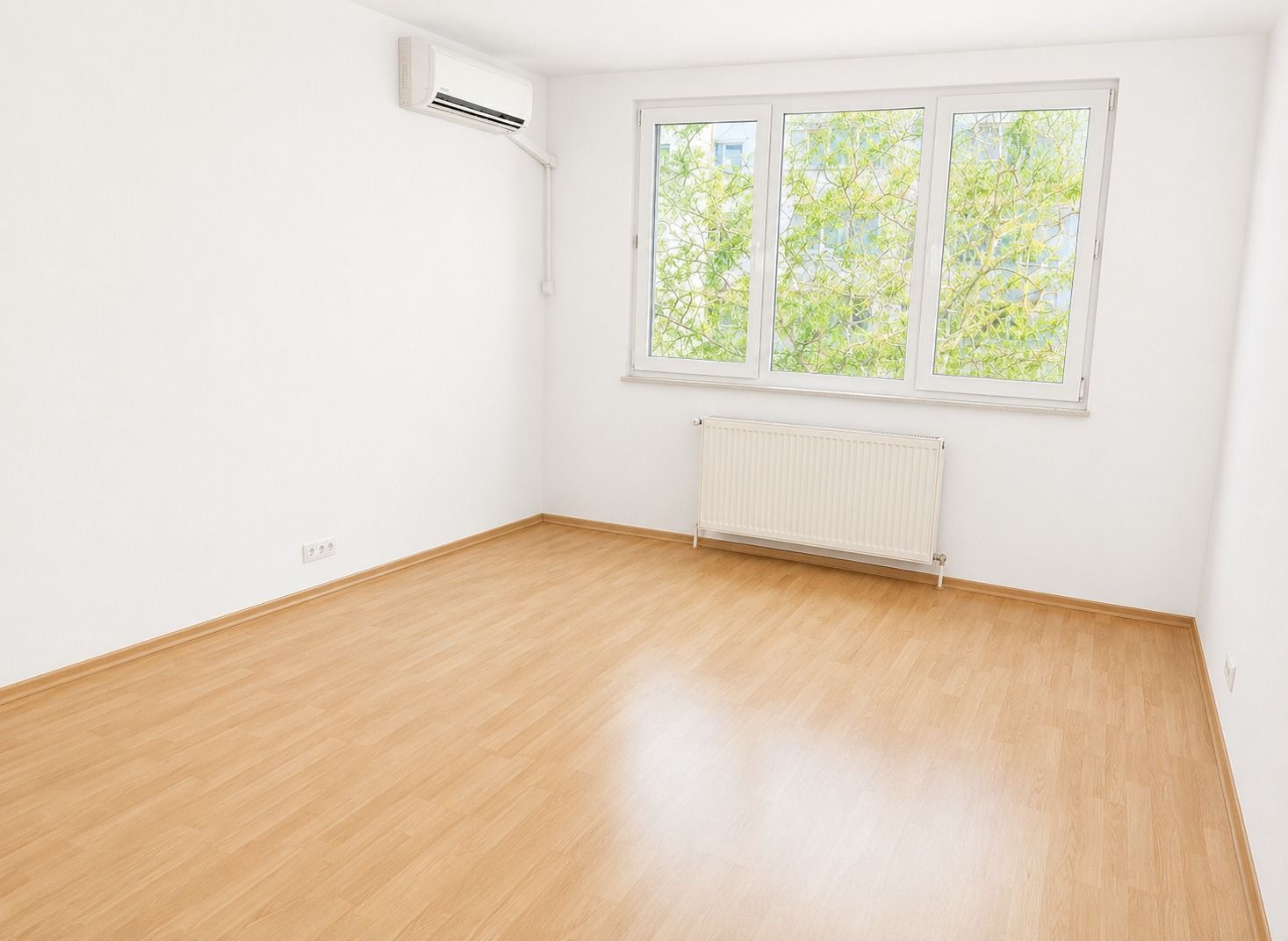 Apartament de 3 camere, decomandat, zona Politehnica - Poză 2