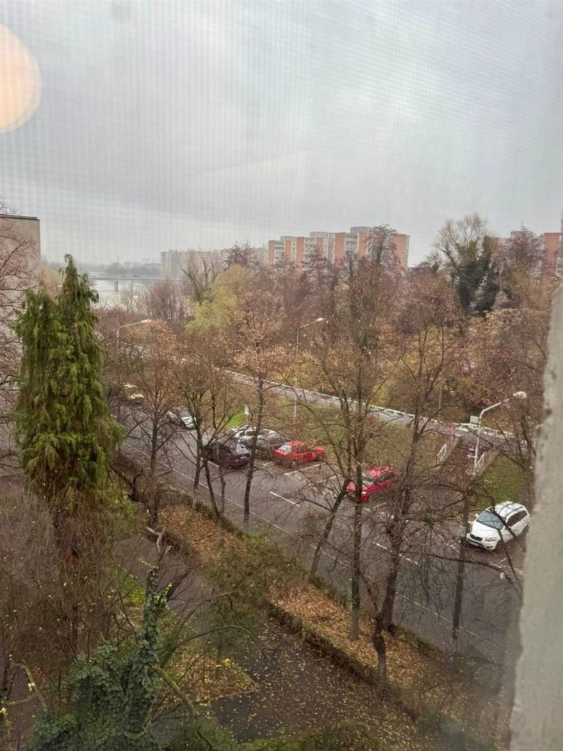 Apartament cu 4 camere cu vedere spre cris - Poză 5