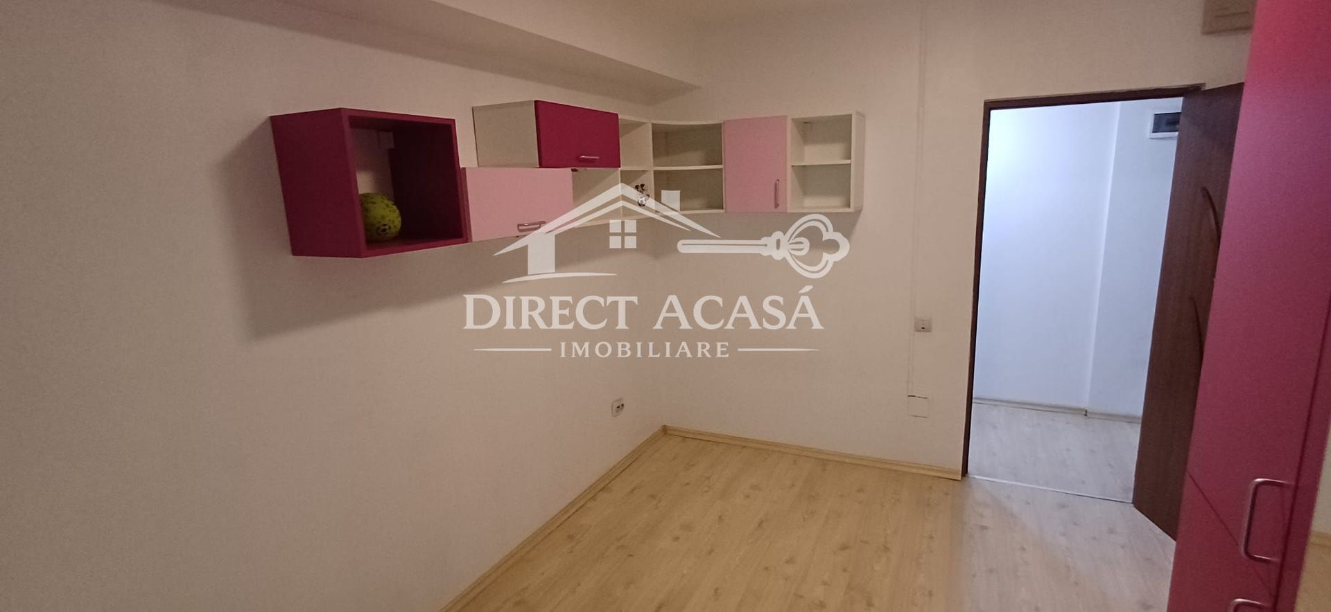 Apartament cu 3 camere de inchiriat-str Suceava-Cartierul Dambu - Poză 8