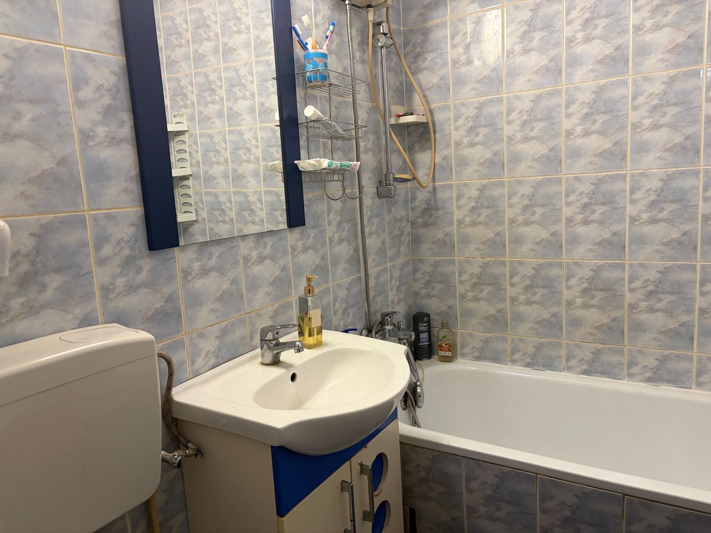 Apartament spatios cu trei camere, Brancoveanu, 80.000€ negociabil - Poză 5