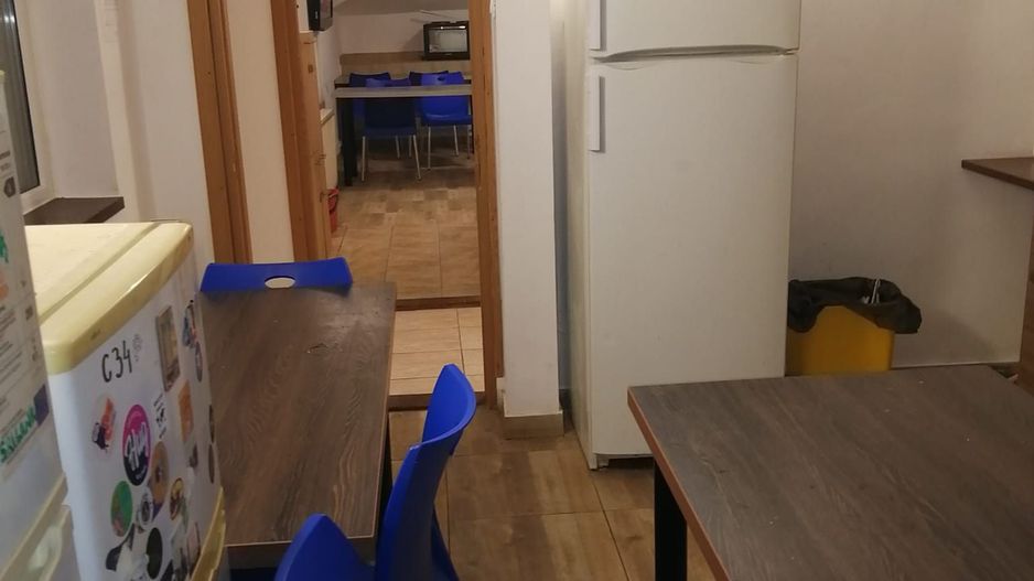 Etaj de inchiriat/ camere+ bai/bucatarie/spalatorie - Poză 23