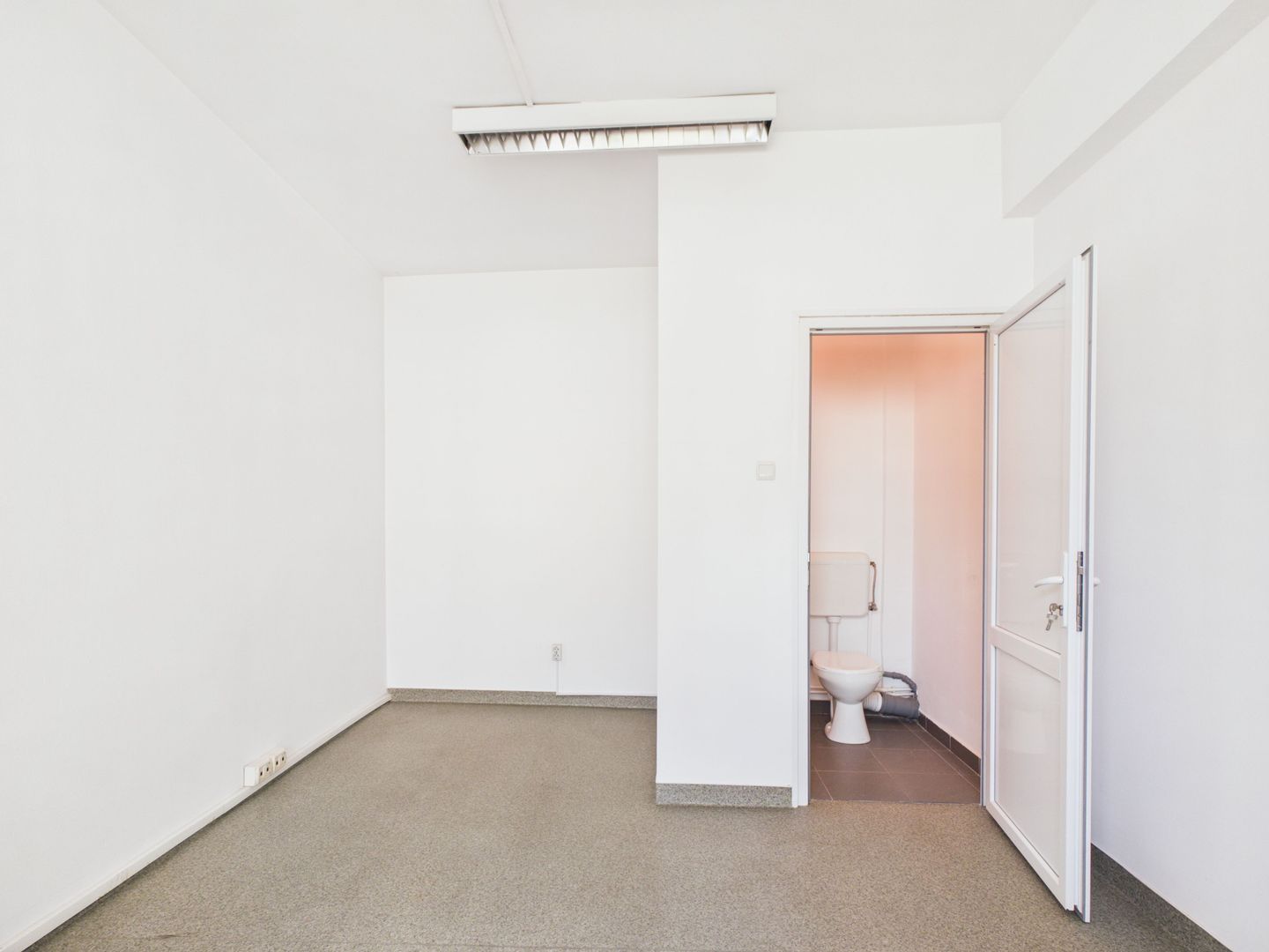 Clădire de 560 mp utili ~20 încăperi | Configurație medicală - Poză 11