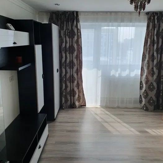 Apartment 3 cam dec Micro 18,et 8/10,renovat - Poză 2