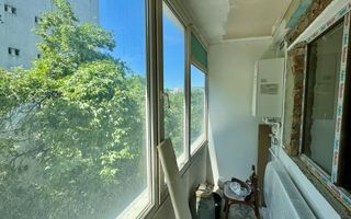 Pentru renovat - vanzare 2 camere la 200 de metri de statia de metrou - Poză 2