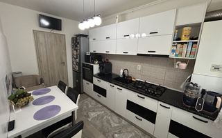 Apartament cu doua camere de vanzare - Poză 4