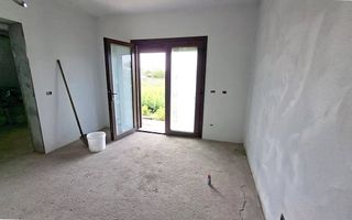 Casă tip vilă cu teren 2426 mp în Matca – oportunitate la 115.000 € - Poză 6