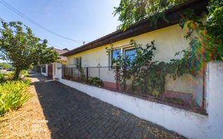 Casa în Curtici cu două corpuri de cladire, teren de 1080mp, comision 0 % - Poză 1