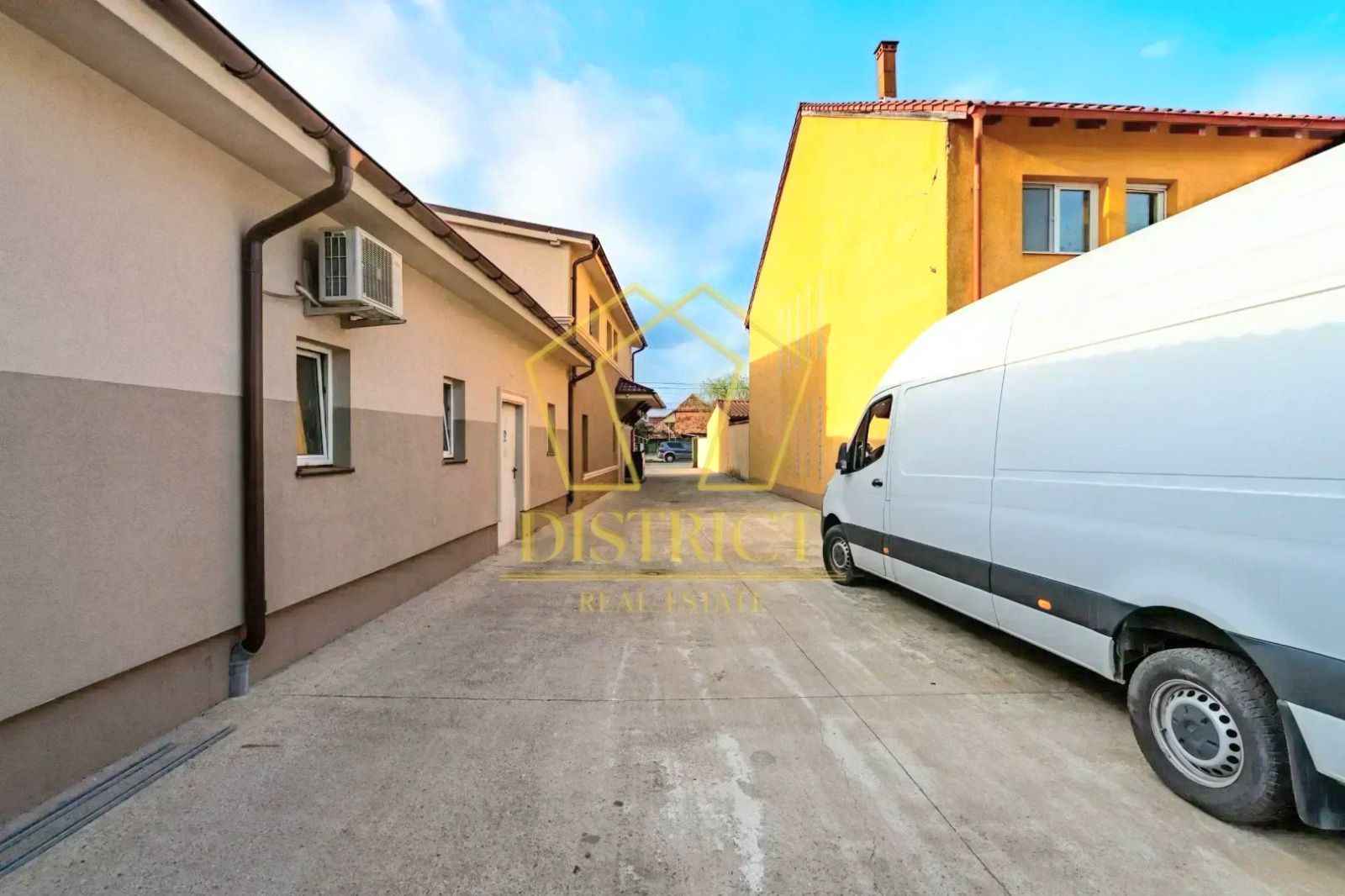 Cladire Birouri, Clinica, Comercial sau alte domenii de activitate I Mehala - Poză 9