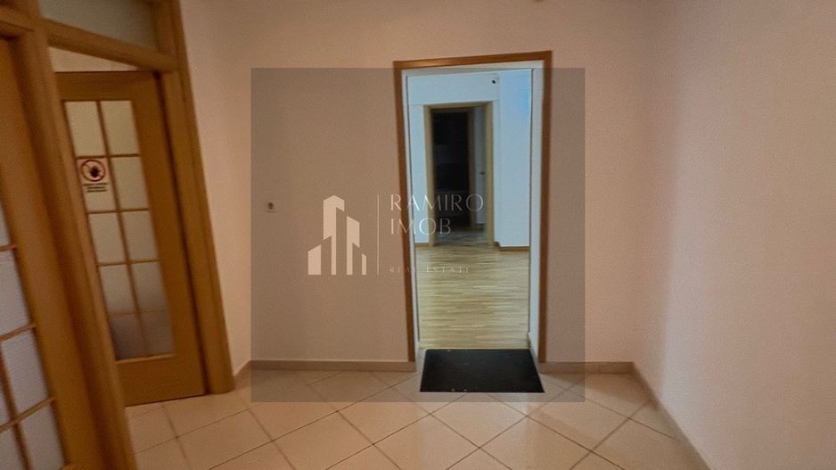 4 camere  etaj 1 /450 m METROU UNIRII - Poză 11