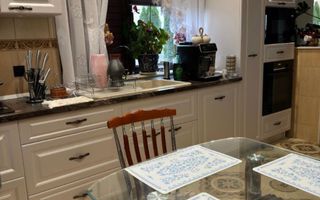 Casa de vanzare P+1, 4 Garaje, Vetis - Poză 8