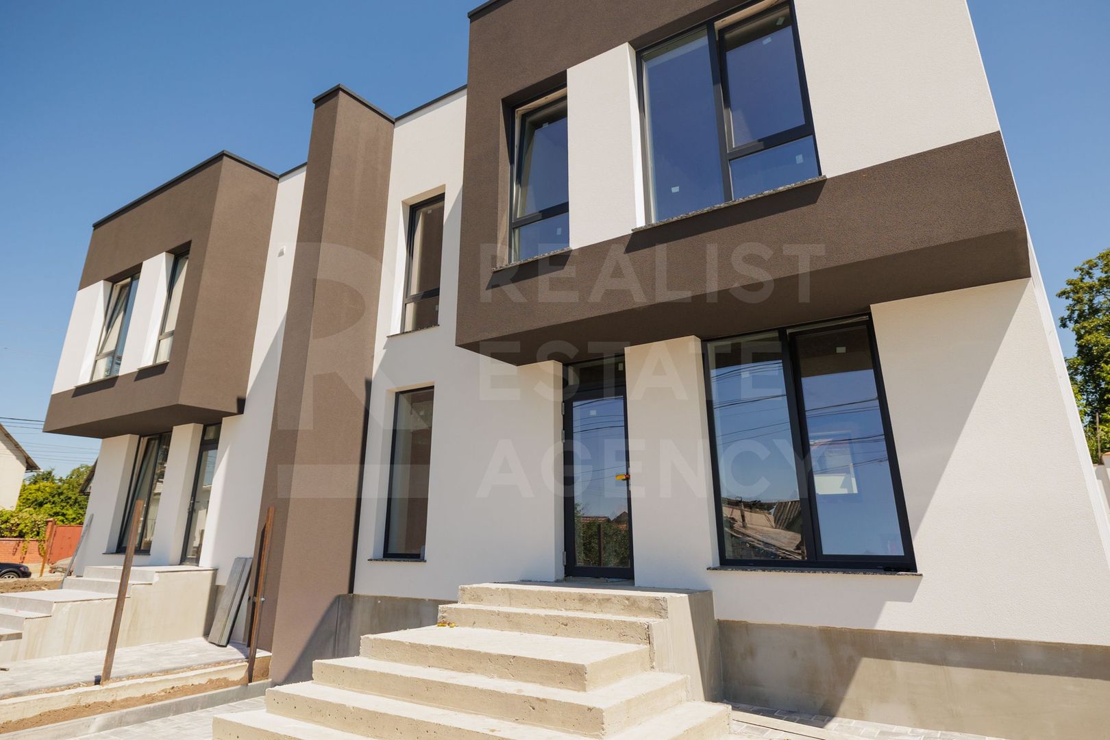 Vânzare , duplex 107 mp, str-la Pomicolului, Codru - Poză 2