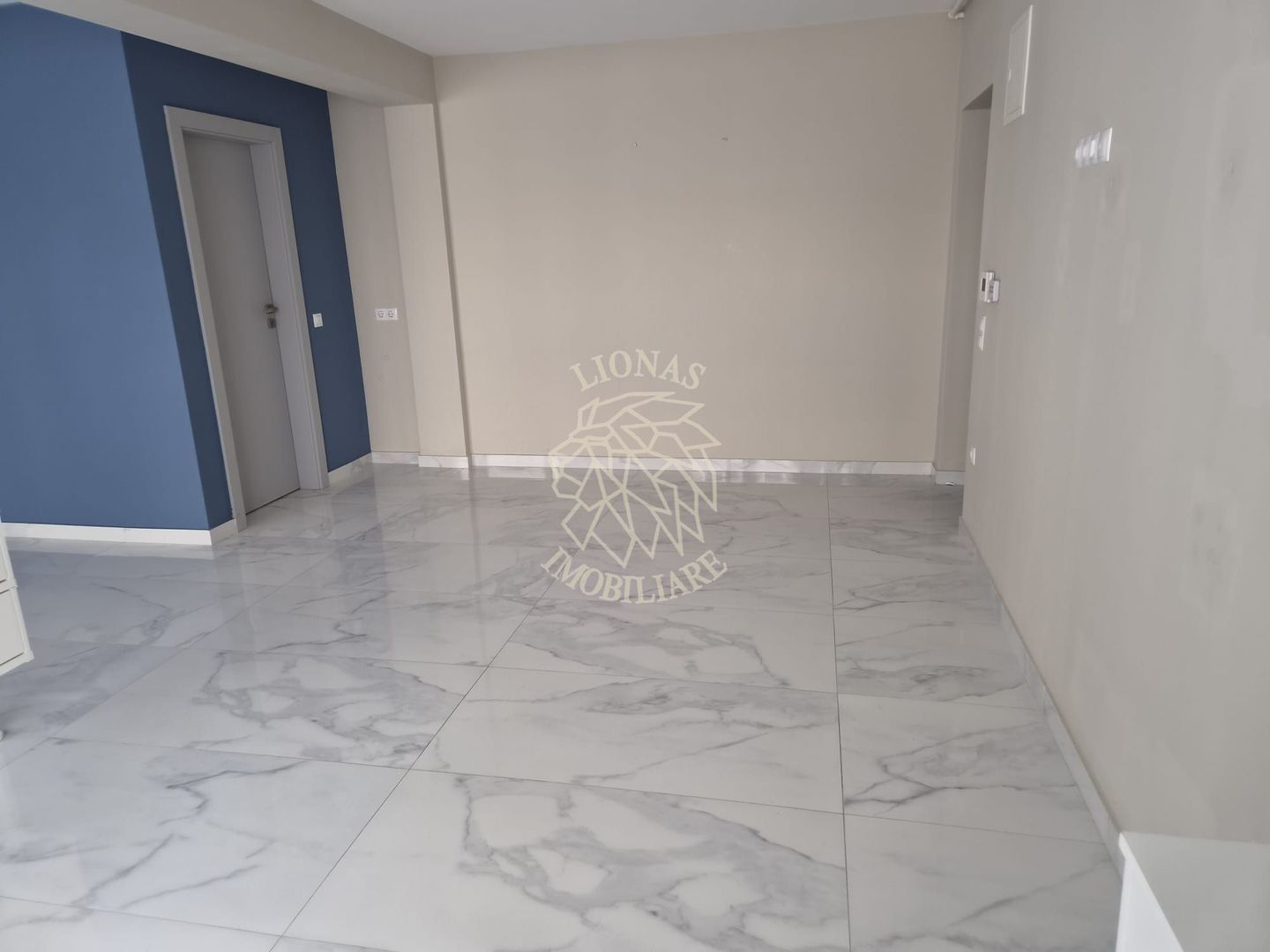 Spatiu de Birou Nou 36 mp-balcon 7 mp-Zona Han - Poză 4