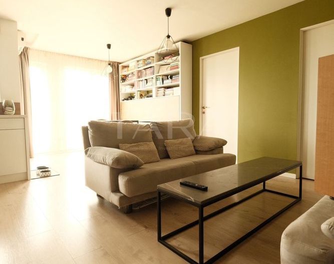 Apartament cu 2 camere, parcare subterană, zona Eroilor. - Poză 1