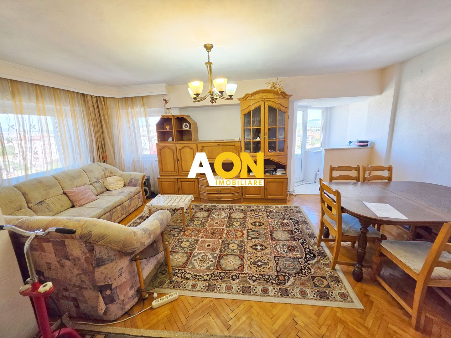 Apartament 3 camere, ultracentral, etaj intermediar - Poză 1