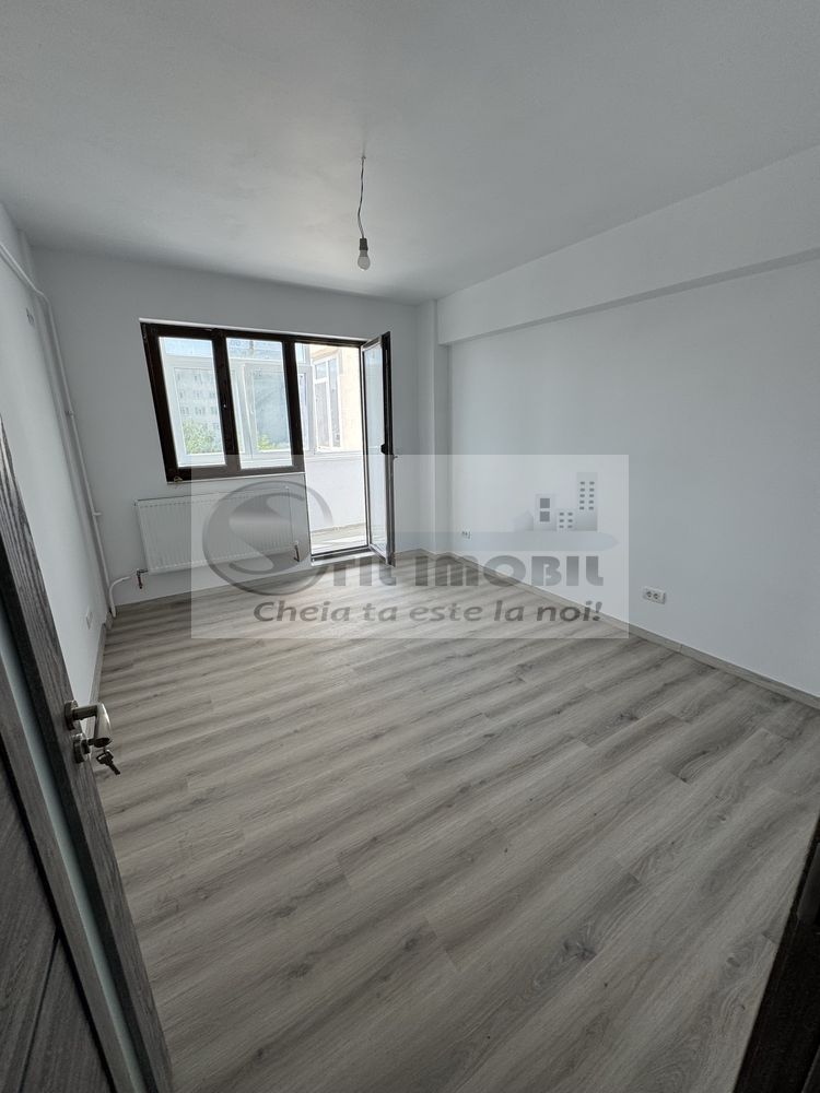 Apartament 4 camere, 109 mp,loc de parcare Tatarasi 220000 euro - Poză 1