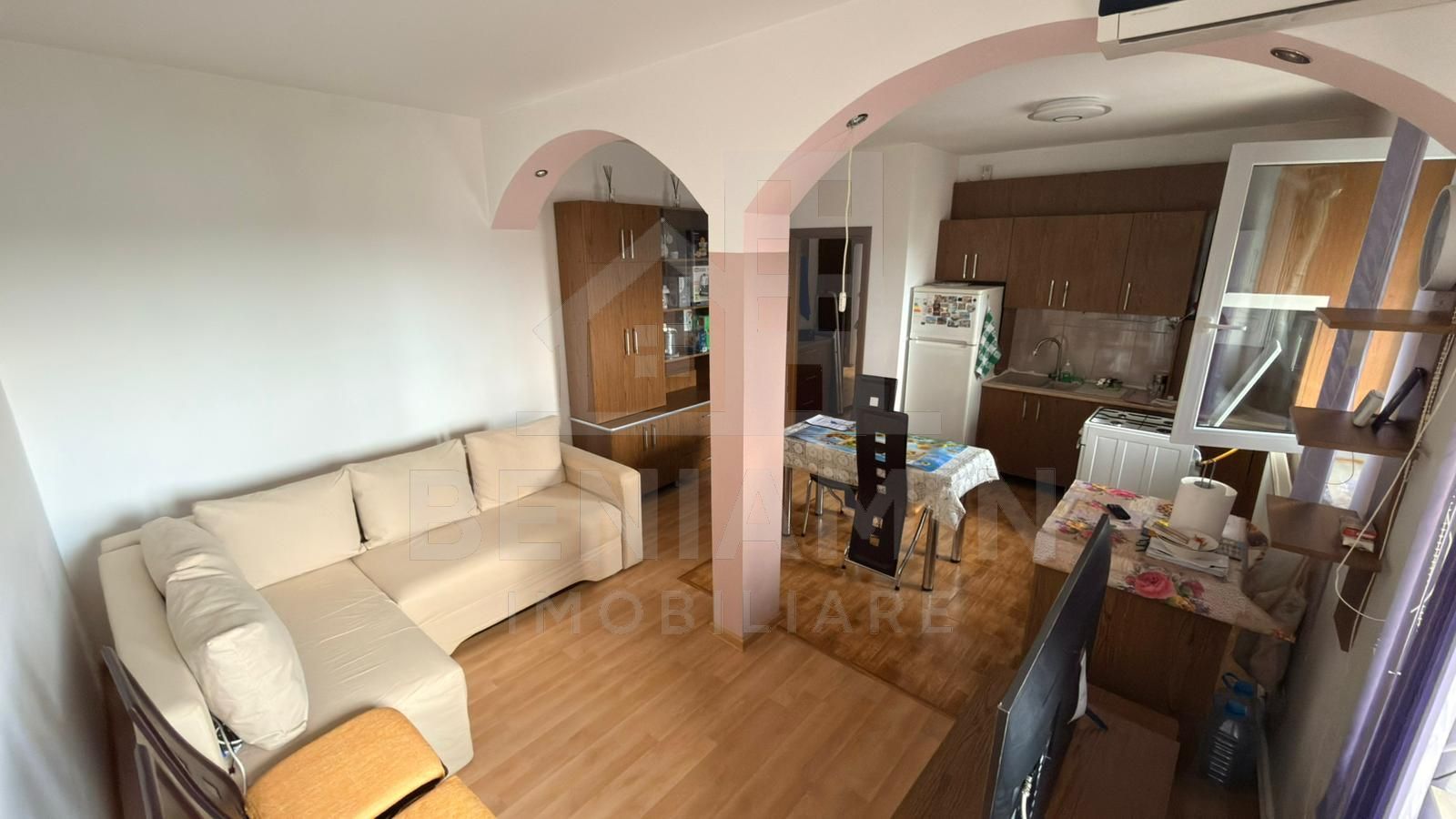 2 camere - 44mp - modern - mobilat - utilat - centrala - Craiovita - Poză 3