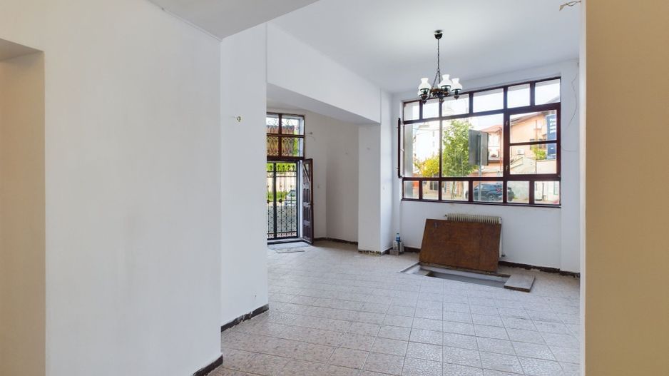 Casa individuala la 6 minute de Piata Unirii - Poză 3