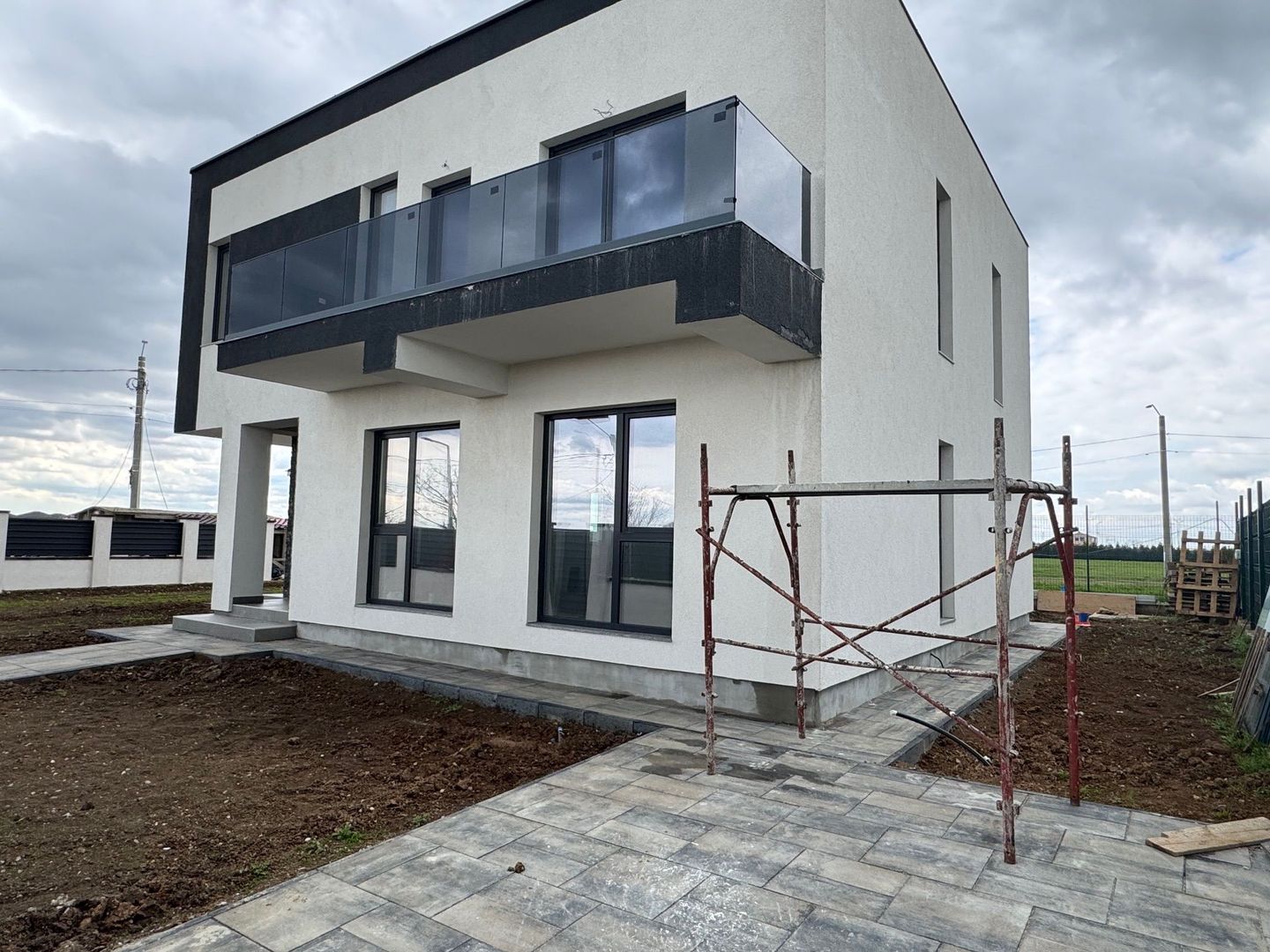 Vila Tunari MODERNA si spatioasa teren 500m, TOATE UTILITATILE - Poză 3