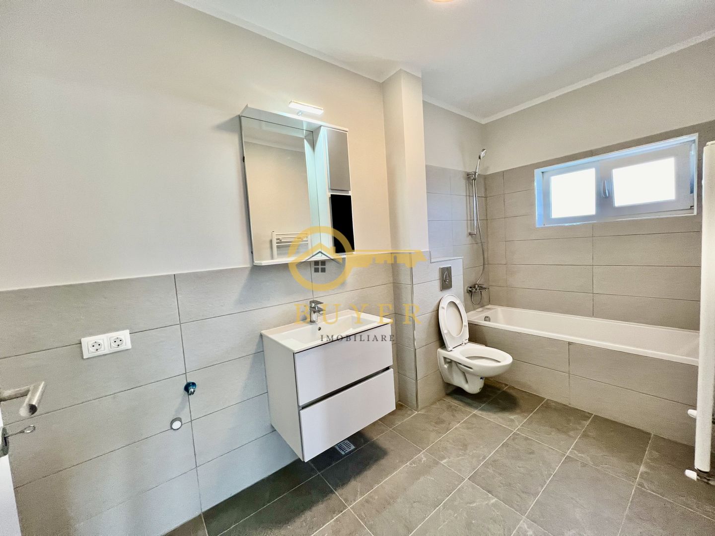 Apartament 3 camere, terasa 10.7 mp-A.C , jaluzele electrice - Poză 4