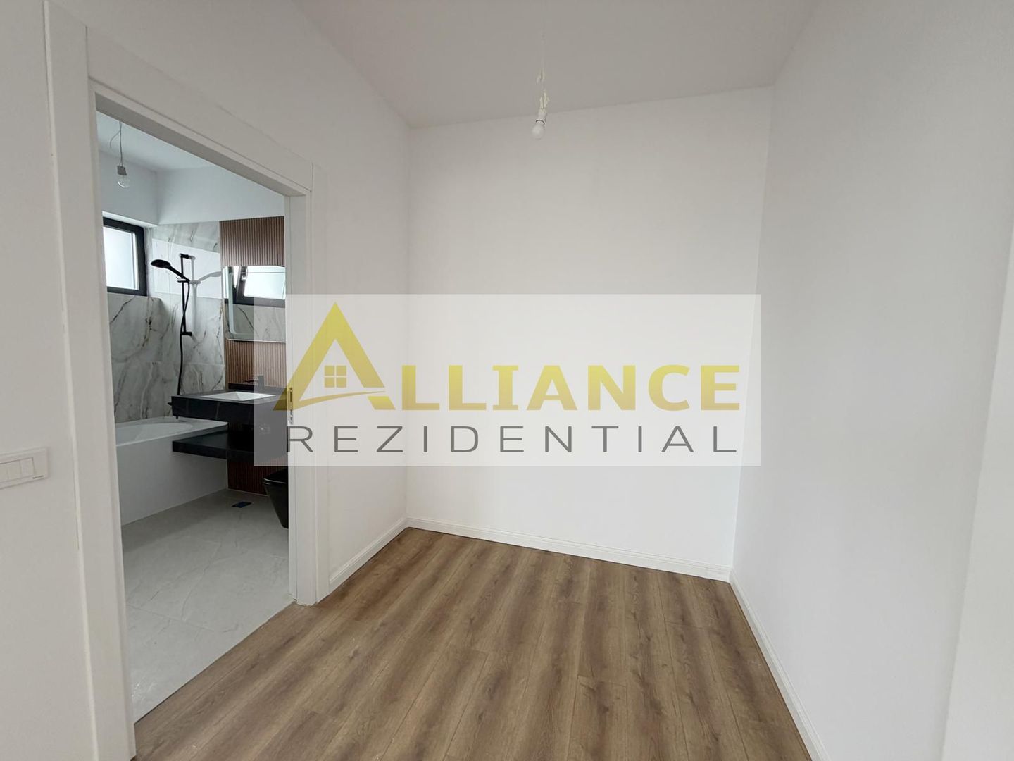 Casa individuala || 4 camere || 2 bai || 130mp utili + teren 470mp - Poză 5