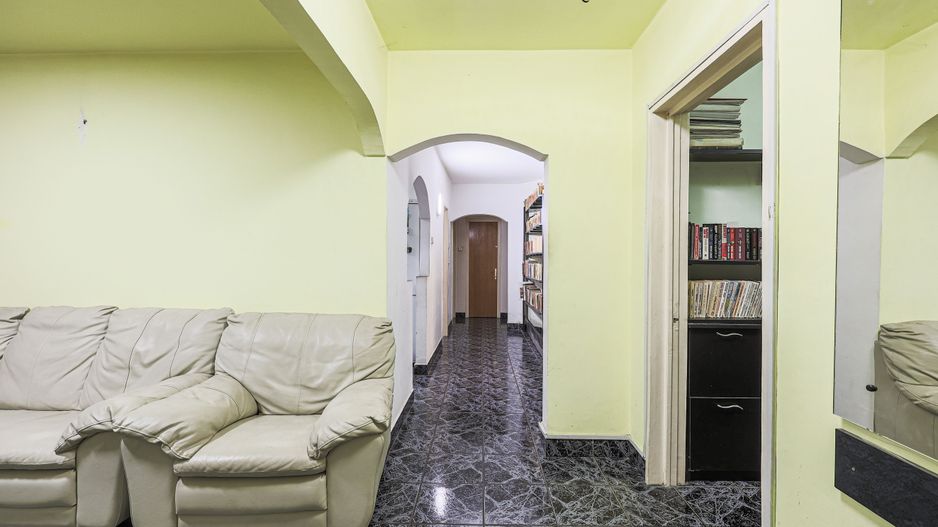 Apartament foarte spațios cu 5 camere la parter in Micalaca Comision 0 - Poză 9