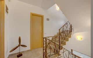 Vila de vanzare in Otopeni-central, zona linistita-Comision 0% - Poză 16