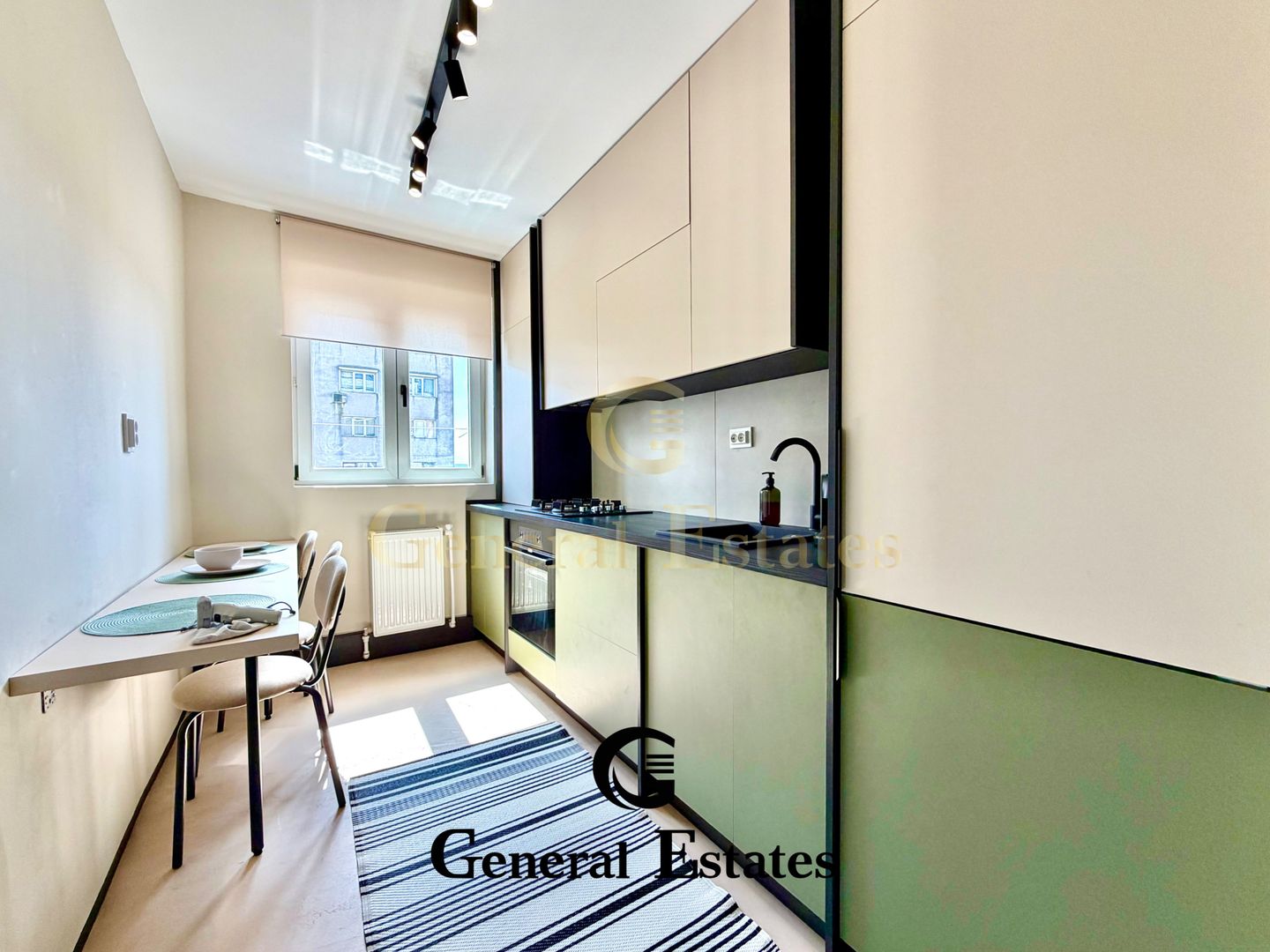 Copou | 2 Camere Decomandat | Lângă Parc | Vedere Panoramică | Renovat - Poză 11