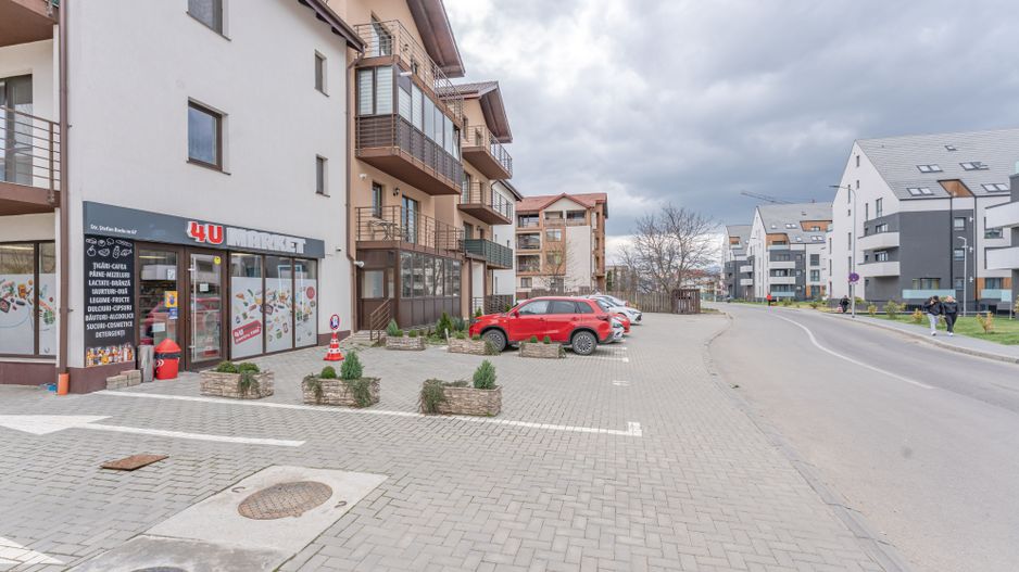 Spatiu comercial de vanzare cartier Tractorul (zona noua) - Poză 1
