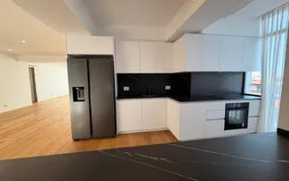 Penthouse lux cu 4 camere in zona ambasadelor - Poză 31